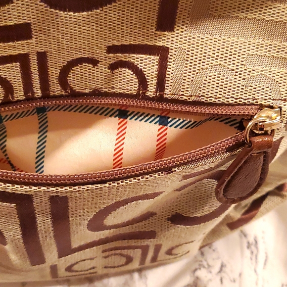 Liz Claiborne Small Crossbody Logo Bag - Picture 3 of 5